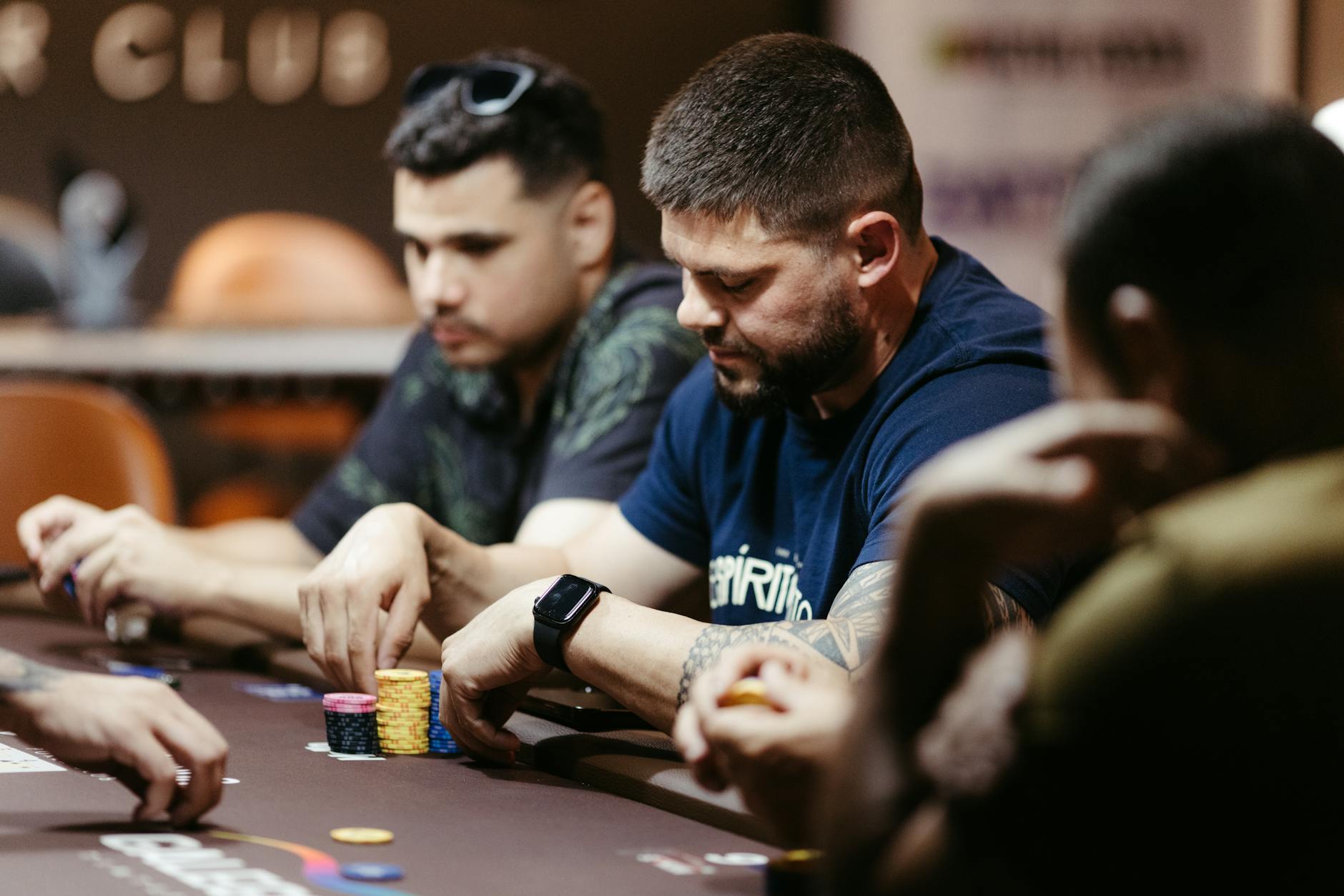Minh họa các tay bài poker từ mạnh đến yếu
